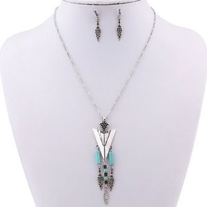 Arrow  Shaped Pendant Necklace And Earrings